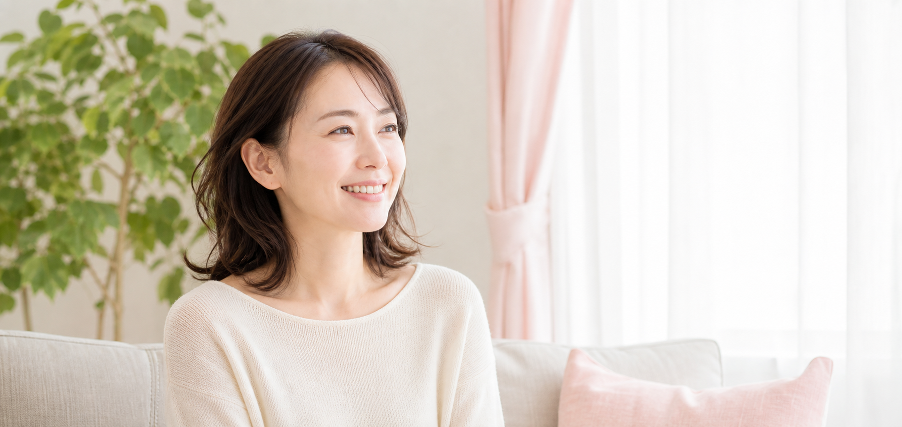 安心した笑顔の女性